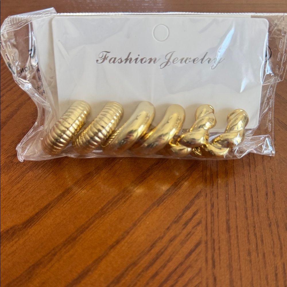 Gold Fashion Jewelry Hoop Earrings Set